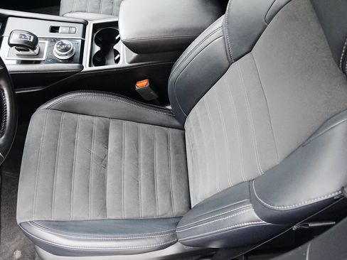 Used 2024 Mitsubishi Outlander SE image 9