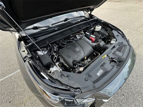 Used 2022 Toyota Highlander XLE image 33