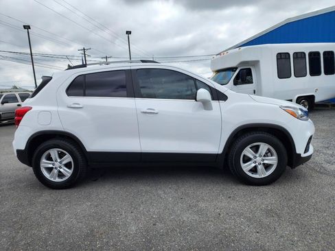 Used 2018 Chevrolet Trax LT w/ Driver Confidence Package FWD image 4
