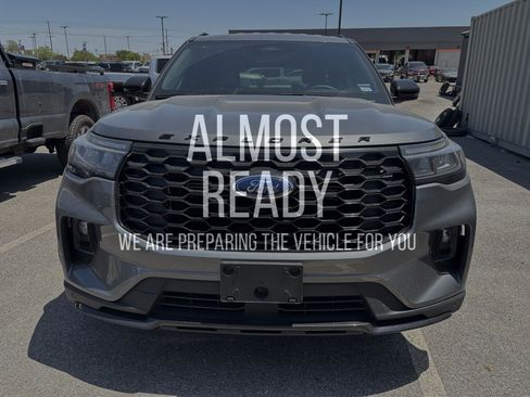 Used 2025 Ford Explorer ST-Line w/ Premium Package RWD image 1