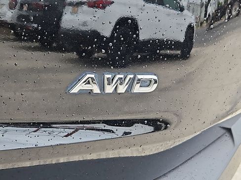 Used 2023 Nissan Rogue S AWD/4WD image 14