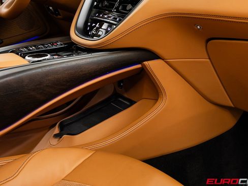 Used 2022 Aston Martin DBX image 33