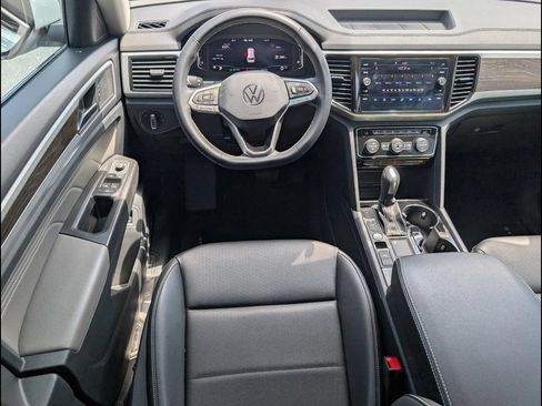 Certified 2023 Volkswagen Atlas SE FWD image 9