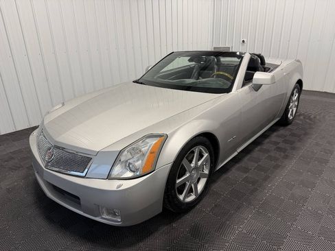 Used 2004 Cadillac XLR RWD image 33