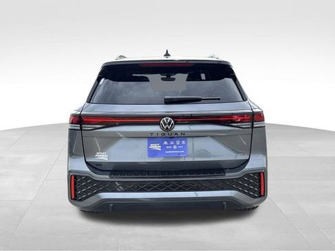 New 2026 Volkswagen Tiguan SE R-Line FWD image 4