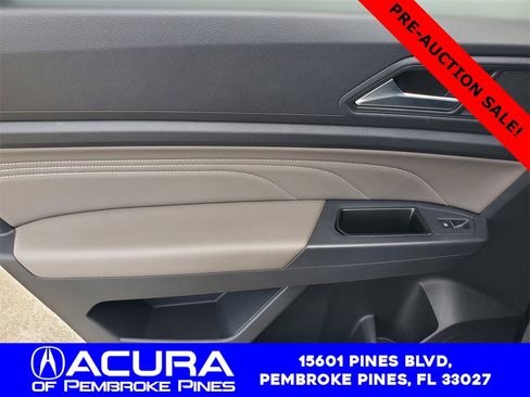 Used 2021 Volkswagen Atlas Cross Sport SE w/ Panoramic Sunroof Package image 14