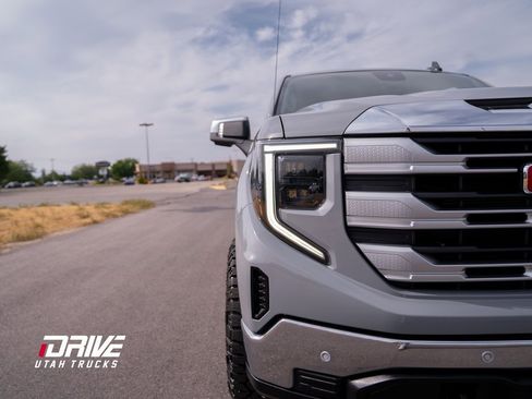 Used 2024 GMC Sierra 1500 SLE image 7