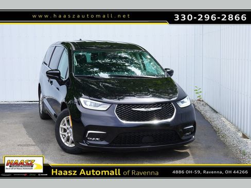 Used 2024 Chrysler Pacifica Touring-L FWD image 1