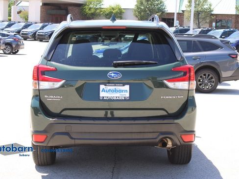 Used 2023 Subaru Forester Premium AWD/4WD image 6