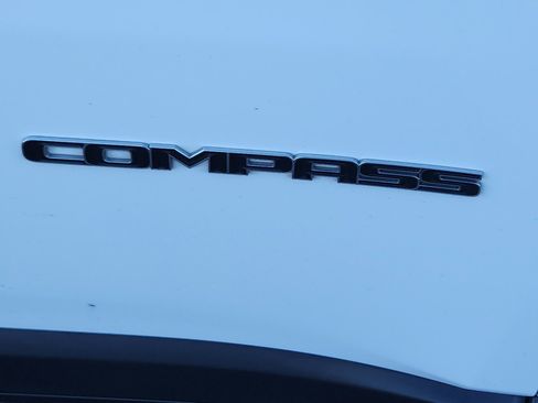 Used 2022 Jeep Compass Latitude image 25