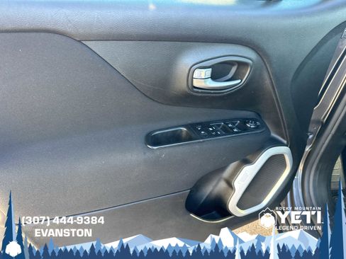 Used 2019 Jeep Renegade Sport image 21