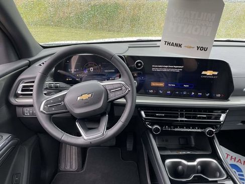 New 2026 Chevrolet Traverse LT w/ Driver Confidence Package AWD/4WD image 16