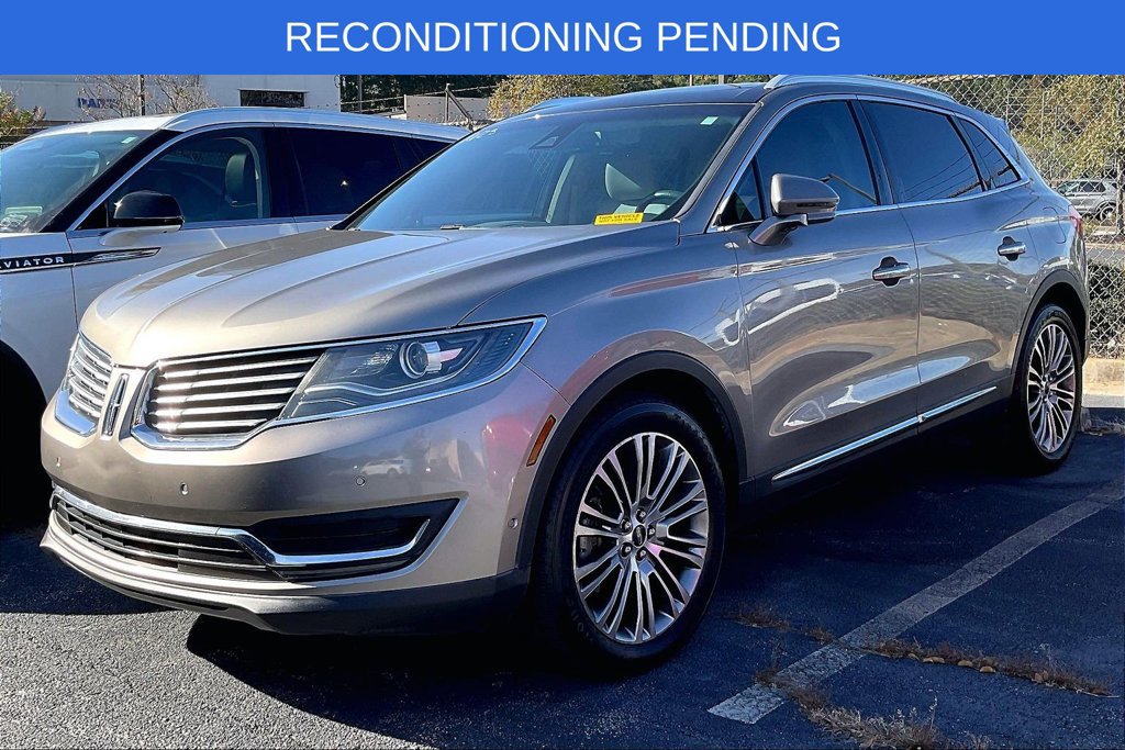 Used 2016 Lincoln MKX Reserve w/ Technology Package FWD image 2