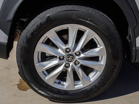 Used 2023 Toyota Corolla Cross LE w/ Moonroof Package image 11