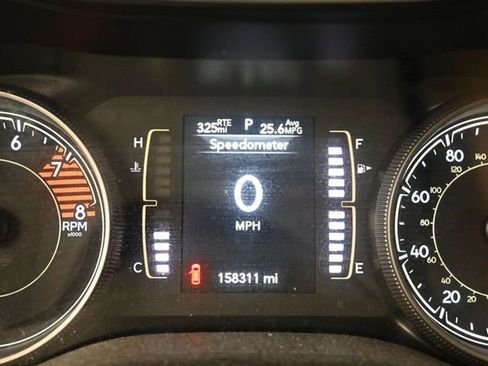 Used 2019 Jeep Cherokee Latitude w/ Popular Appearance Group FWD image 17