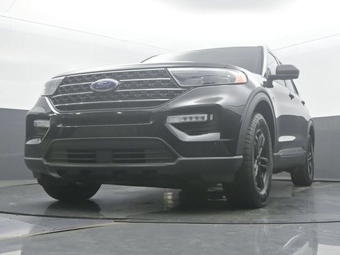 Used 2021 Ford Explorer XLT w/ Equipment Group 202A AWD/4WD image 61