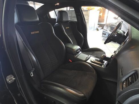 Used 2017 Dodge Charger R/T image 29