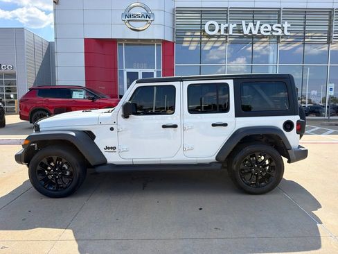 Used 2022 Jeep Wrangler Unlimited Sport AWD/4WD image 2