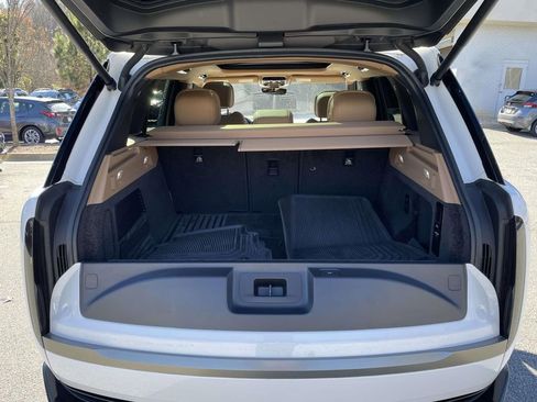 Used 2023 Land Rover Range Rover SE image 10