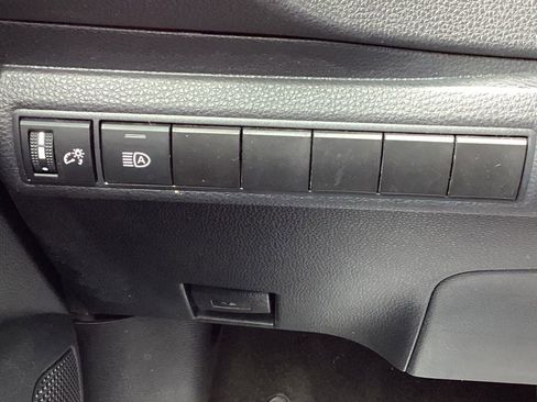 Used 2025 Toyota Corolla LE image 17