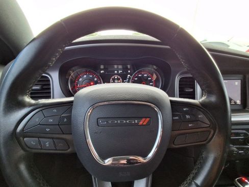 Used 2020 Dodge Charger SXT RWD image 13