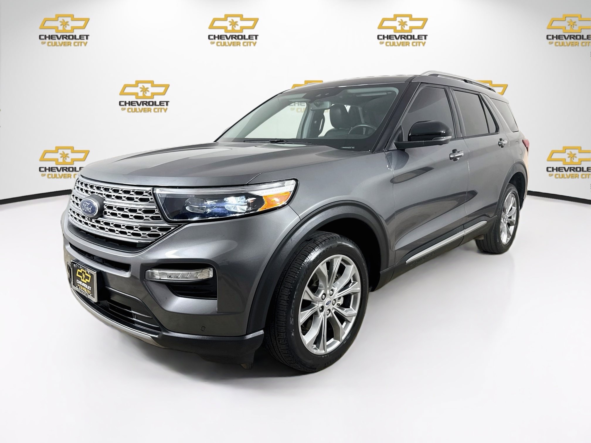 Used 2023 Ford Explorer Limited w/ Equipment Group 301A AWD/4WD image 3