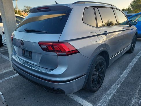 Used 2022 Volkswagen Tiguan SE R-Line image 8
