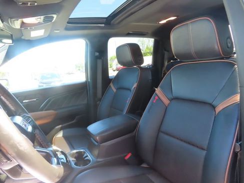 Used 2025 GMC Canyon AT4 w/ Technology Plus Package AWD/4WD image 20