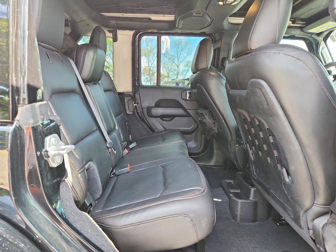 Used 2023 Jeep Wrangler Unlimited Rubicon 392 AWD/4WD image 9