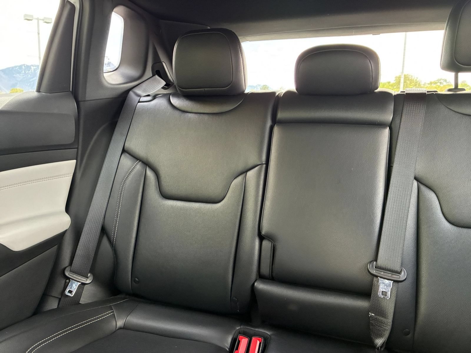 Used 2025 Jeep Compass Limited AWD/4WD image 39