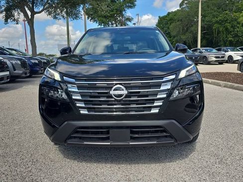 Certified 2025 Nissan Rogue SV FWD image 3