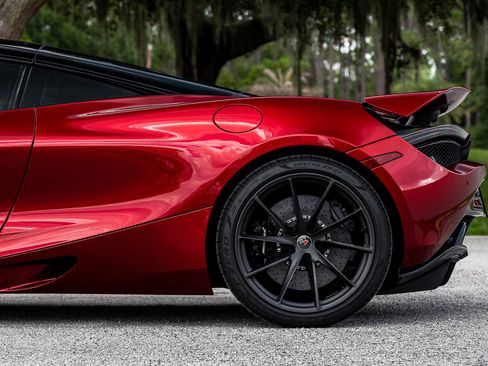 Used 2018 McLaren 720S Luxury RWD image 30