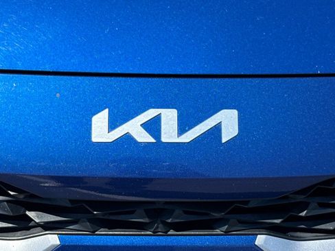 Used 2023 Kia Forte LXS FWD image 8