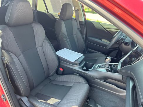 Certified 2025 Subaru Outback Premium w/ Popular Package #1A AWD/4WD image 19
