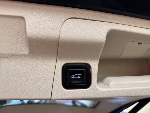 Used 2021 GMC Acadia Denali w/ Denali Ultimate Package image 26