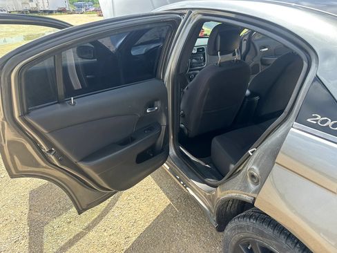 Used 2013 Chrysler 200 Touring FWD image 10