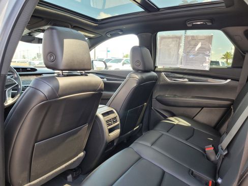 Used 2022 Cadillac XT5 Premium Luxury FWD image 14