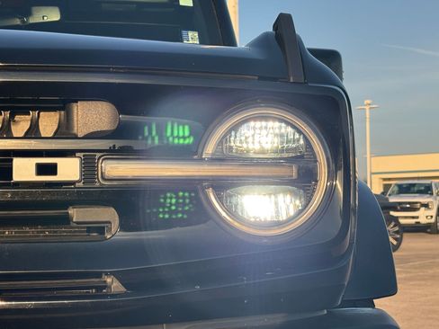 Used 2023 Ford Bronco Outer Banks image 11