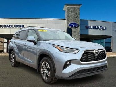 Used 2023 Toyota Highlander XLE