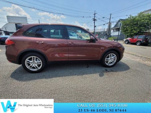 Used 2013 Porsche Cayenne S AWD/4WD image 8