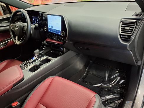 Used 2023 Lexus NX 250 FWD w/ Towing Package (2000 Lbs) image 9