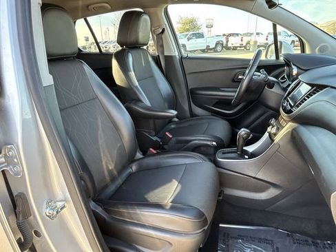 Certified 2021 Chevrolet Trax LT w/ LT Convenience Package image 27
