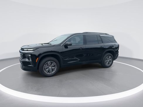 Used 2025 Chevrolet Traverse LT FWD image 5