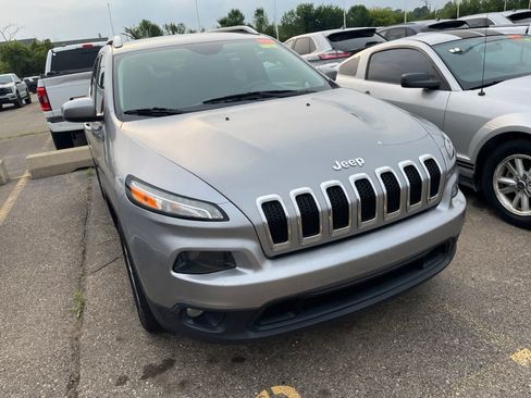 Used 2015 Jeep Cherokee Latitude FWD image 20