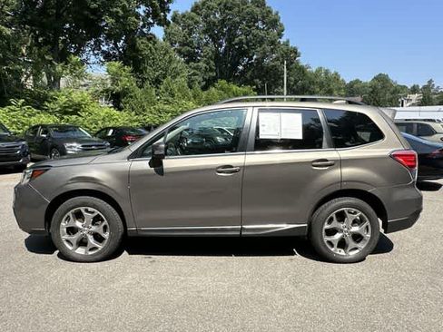 Used 2017 Subaru Forester 2.5i Touring AWD/4WD image 2