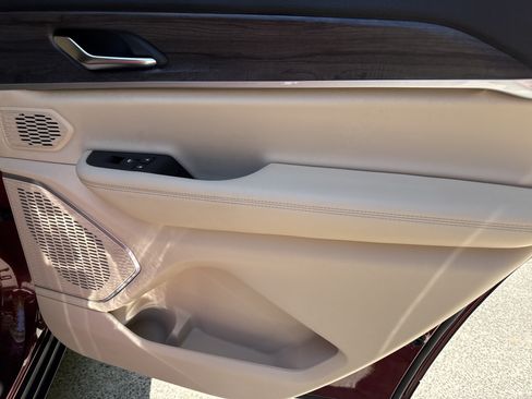 Used 2021 Jeep Grand Cherokee L Limited RWD image 16