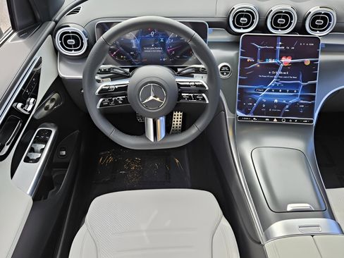 New 2026 Mercedes-Benz GLC 300 image 11
