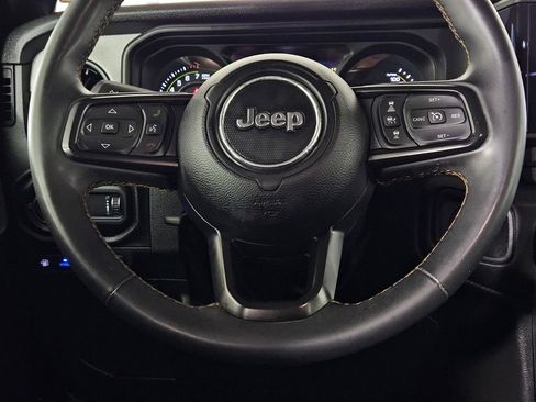 Used 2024 Jeep Wrangler Unlimited w/ Convenience Group image 18