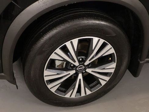 Certified 2023 Nissan Rogue SV image 9