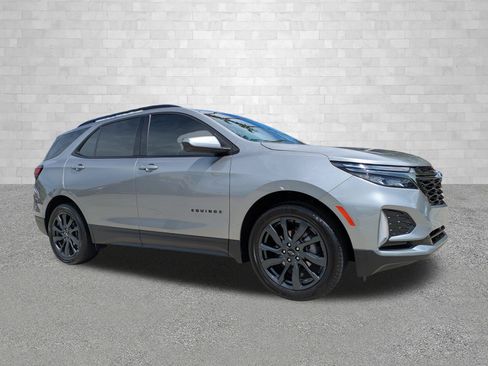 Used 2023 Chevrolet Equinox RS FWD image 1